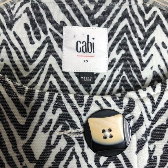 New CAbi Style #3034 zig zag ponte knit jacket black & white - Size XS - Picture 4 of 7